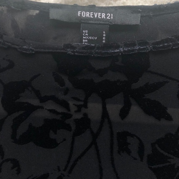 Sheer floral design bodysuit - Picture 3 of 3